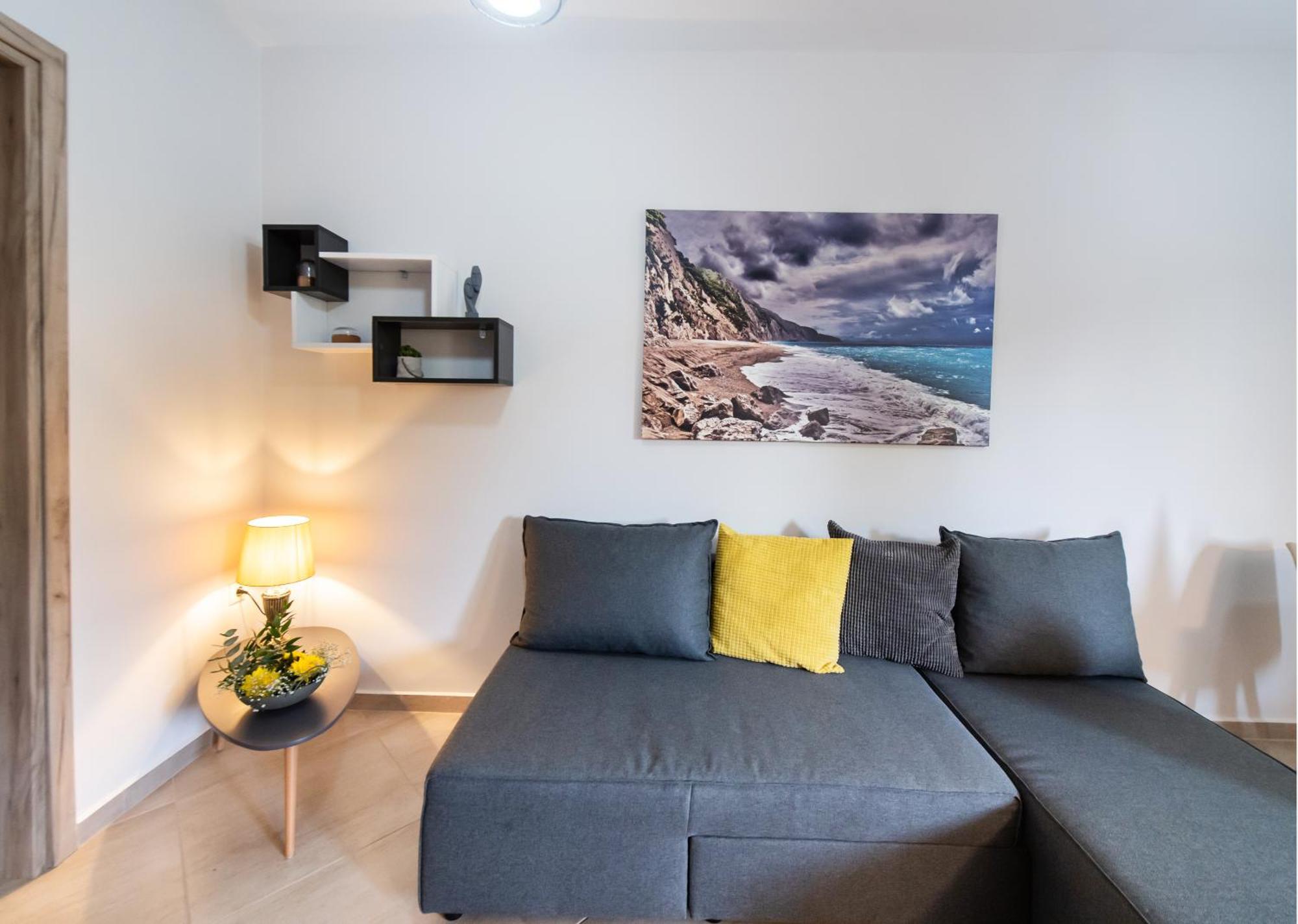Ruellia Luxury Apartments Kalligoni Exteriör bild